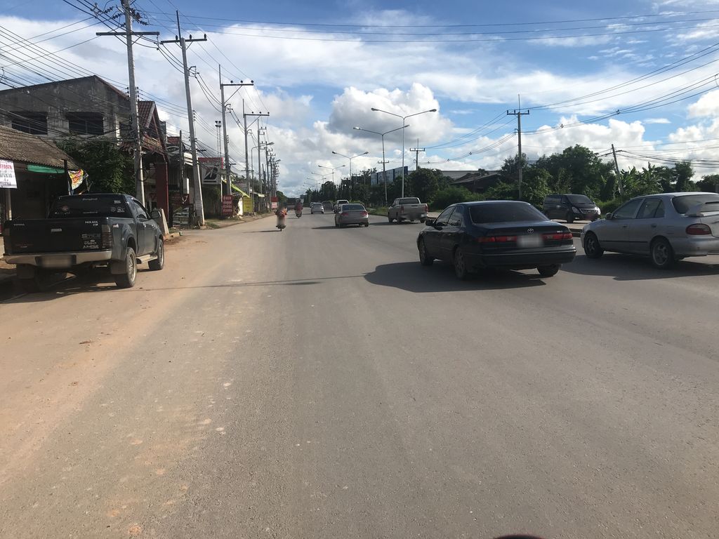 ภาพถนนตรงที่ ขนมครก คาเฟ่ ตั้งอยู่ ถ่ายโดย wiwattantib พ.ศ. 2561 (2018) · A street-level view of where ขนมครก คาเฟ่ · Khanomkhrok Café stands, by wiwattantib in 2561 (2018)