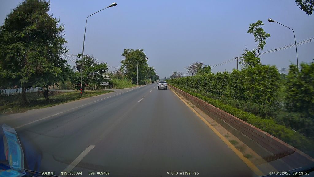 ภาพถนนตรงที่ ตึกแถวBar ตั้งอยู่ ถ่ายโดย ThailandCambodia พ.ศ. 2569 (2026) · A street-level view of where ตึกแถวBar stands, by ThailandCambodia in 2569 (2026)