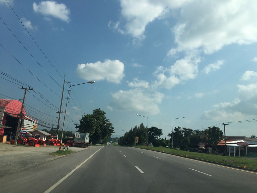 ภาพถนนตรงที่ สแตนเลส-ฉลองโฮมสแตนเลส ตั้งอยู่ ถ่ายโดย wapriz พ.ศ. 2561 (2018) · A street-level view of where สแตนเลส-ฉลองโฮมสแตนเลส · Sataenlet-chalong Home Sataenlet stands, by wapriz in 2561 (2018)
