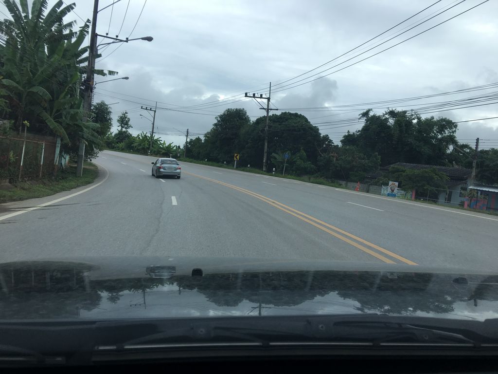 ภาพถนนตรงที่ อู่ยงยุทธ ตั้งอยู่ ถ่ายโดย wapriz พ.ศ. 2561 (2018) · A street-level view of where อู่ยงยุทธ · Uingayuttha stands, by wapriz in 2561 (2018)