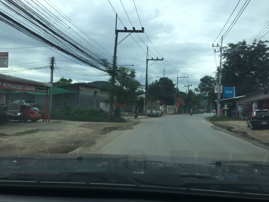 ภาพถนนตรงที่ Littlebascoffeeandtea ตั้งอยู่ ถ่ายโดย wapriz พ.ศ. 2561 (2018) · A street-level view of where Littlebascoffeeandtea stands, by wapriz in 2561 (2018)