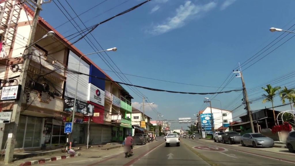 ภาพถนนตรงที่ P.Piano ตั้งอยู่ ถ่ายโดย toffy พ.ศ. 2561 (2018) · A street-level view of where P.Piano stands, by toffy in 2561 (2018)