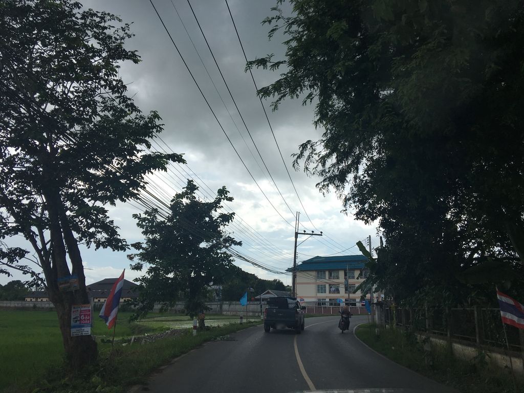 ภาพถนนตรงที่ Songsathit Church - คจ.ทรงสถิต ตั้งอยู่ ถ่ายโดย wapriz พ.ศ. 2561 (2018) · A street-level view of where Songsathit Church - คจ.ทรงสถิต stands, by wapriz in 2561 (2018)