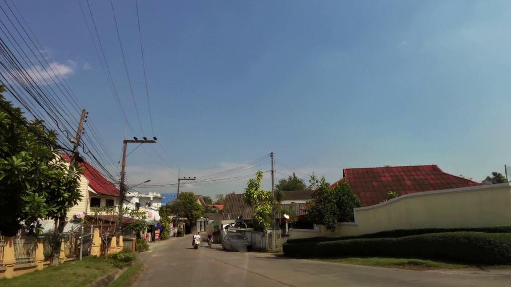 ภาพถนนตรงที่ Flash Home x Sabai Inn Hotel ตั้งอยู่ ถ่ายโดย toffy พ.ศ. 2561 (2018) · A street-level view of where Flash Home x Sabai Inn Hotel stands, by toffy in 2561 (2018)