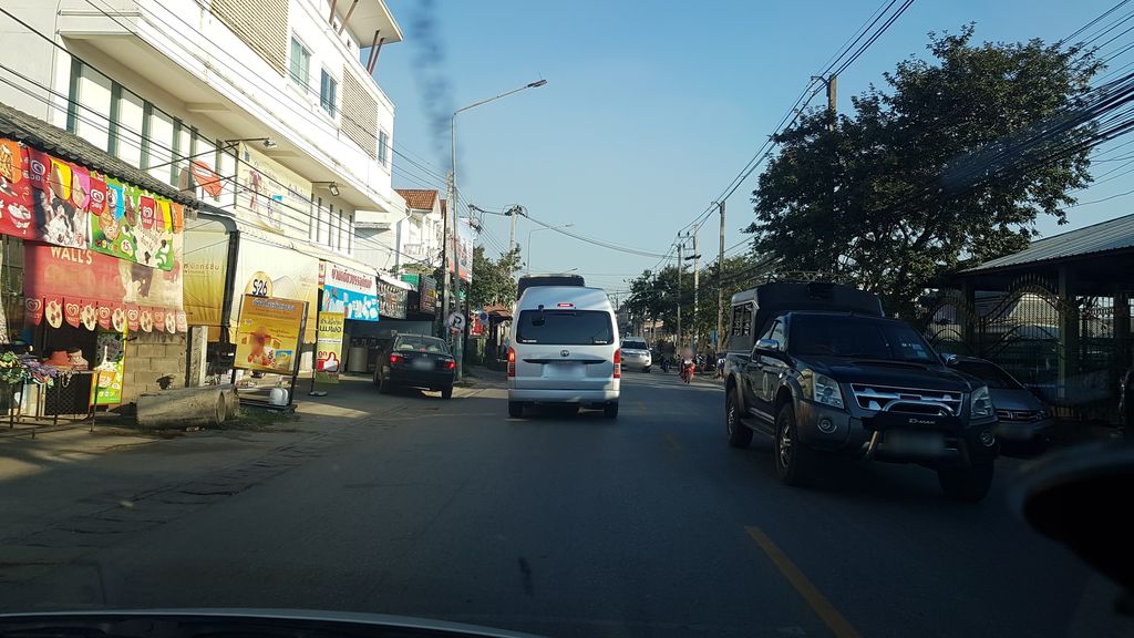ภาพถนนตรงที่ อายตานิค ตั้งอยู่ ถ่ายโดย igorzo พ.ศ. 2562 (2019) · A street-level view of where อายตานิค · Aitanik stands, by igorzo in 2562 (2019)