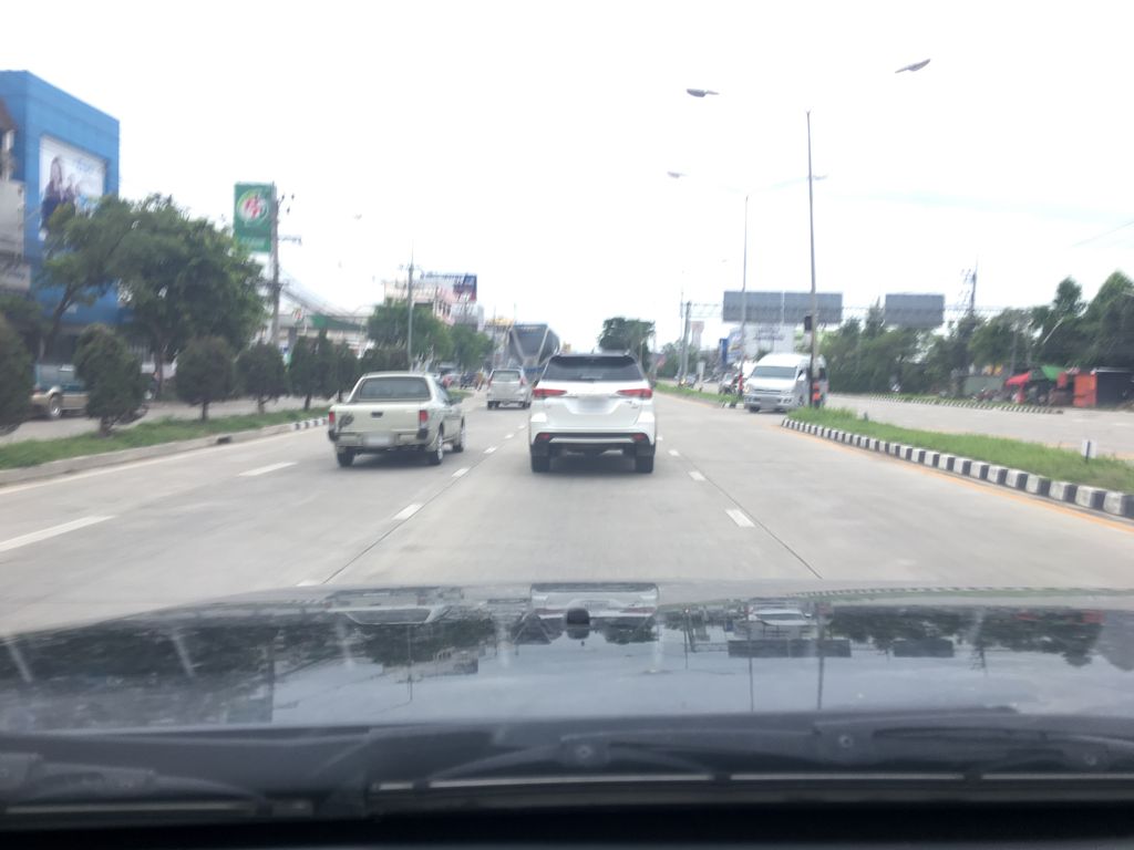 ภาพถนนตรงที่ ยงศิลป์อะไหล่ยนต์ ตั้งอยู่ ถ่ายโดย wapriz พ.ศ. 2561 (2018) · A street-level view of where ยงศิลป์อะไหล่ยนต์ · Yong Sin Alaina stands, by wapriz in 2561 (2018)