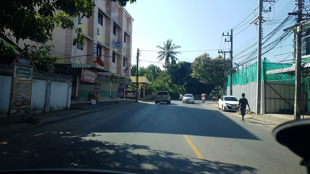 ภาพถนนตรงที่ Good Star Travel ตั้งอยู่ ถ่ายโดย igorzo พ.ศ. 2562 (2019) · A street-level view of where Good Star Travel stands, by igorzo in 2562 (2019)