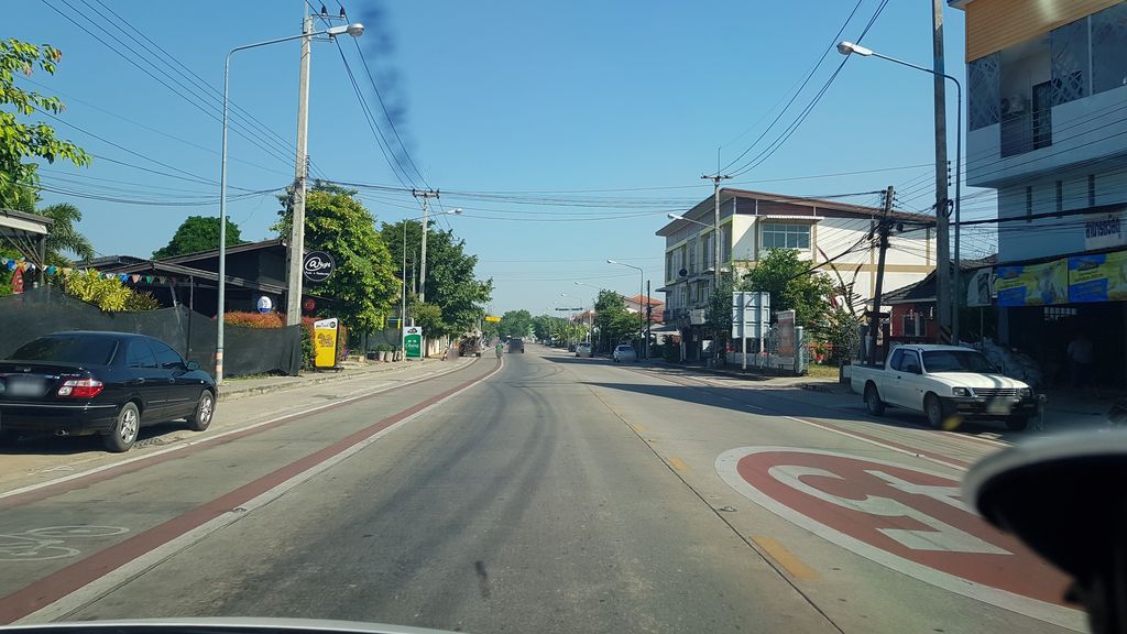 ภาพถนนตรงที่ Mada yakiniku ตั้งอยู่ ถ่ายโดย igorzo พ.ศ. 2562 (2019) · A street-level view of where Mada yakiniku stands, by igorzo in 2562 (2019)