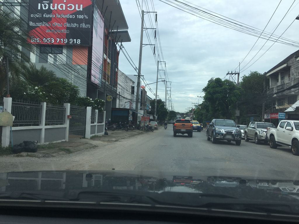 ภาพถนนตรงที่ 500Miles Store ตั้งอยู่ ถ่ายโดย wapriz พ.ศ. 2561 (2018) · A street-level view of where 500Miles Store stands, by wapriz in 2561 (2018)