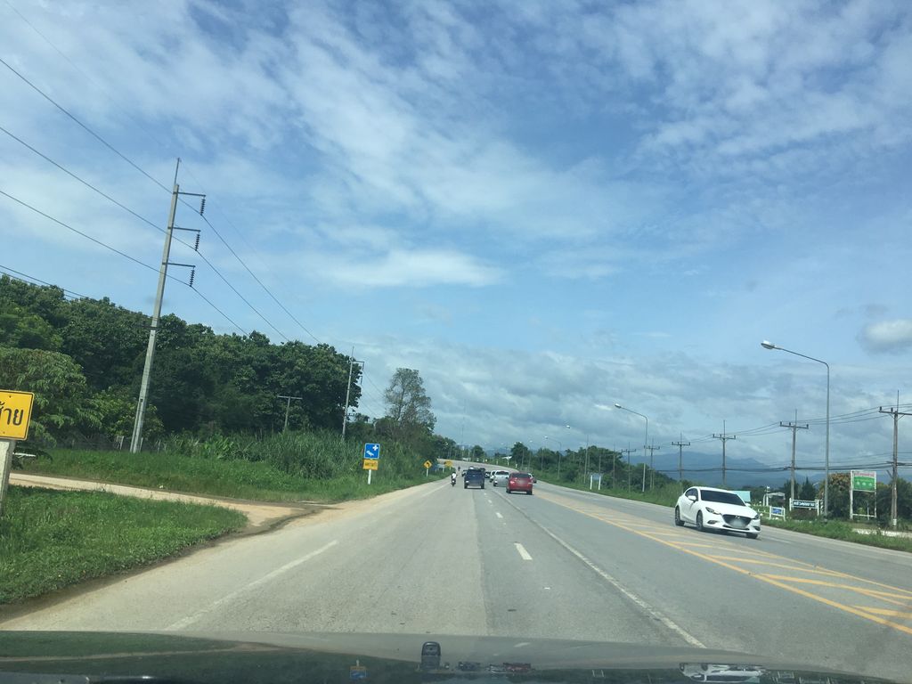 ภาพถนนตรงที่ แอ็ดคาร์แคร์ ตั้งอยู่ ถ่ายโดย wapriz พ.ศ. 2561 (2018) · A street-level view of where แอ็ดคาร์แคร์ · Aetkha stands, by wapriz in 2561 (2018)
