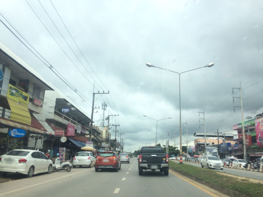 ภาพถนนตรงที่ Roti Bangdeen Chiang Rai ตั้งอยู่ ถ่ายโดย prasert พ.ศ. 2559 (2016) · A street-level view of where Roti Bangdeen Chiang Rai stands, by prasert in 2559 (2016)