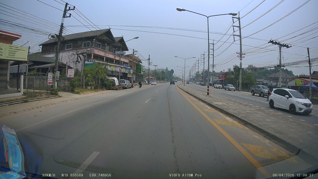ภาพถนนตรงที่ Kin Ji Cha เเฟรนไชส์ชานม ตั้งอยู่ ถ่ายโดย ThailandCambodia พ.ศ. 2569 (2026) · A street-level view of where Kin Ji Cha เเฟรนไชส์ชานม stands, by ThailandCambodia in 2569 (2026)