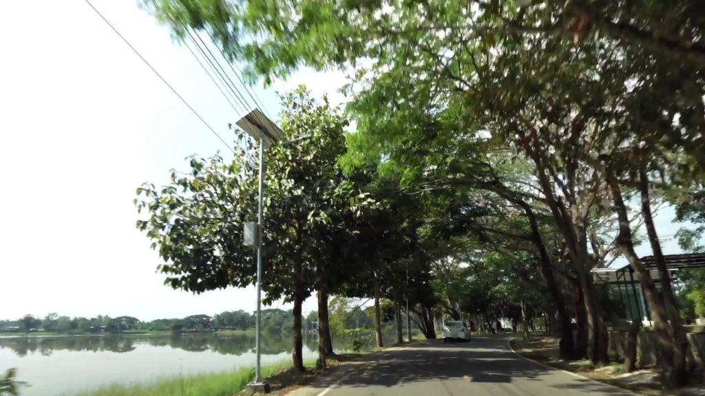 ภาพถนนตรงที่ Speed bar coffee (chiangrai) ตั้งอยู่ ถ่ายโดย toffy พ.ศ. 2561 (2018) · A street-level view of where Speed bar coffee (chiangrai) stands, by toffy in 2561 (2018)