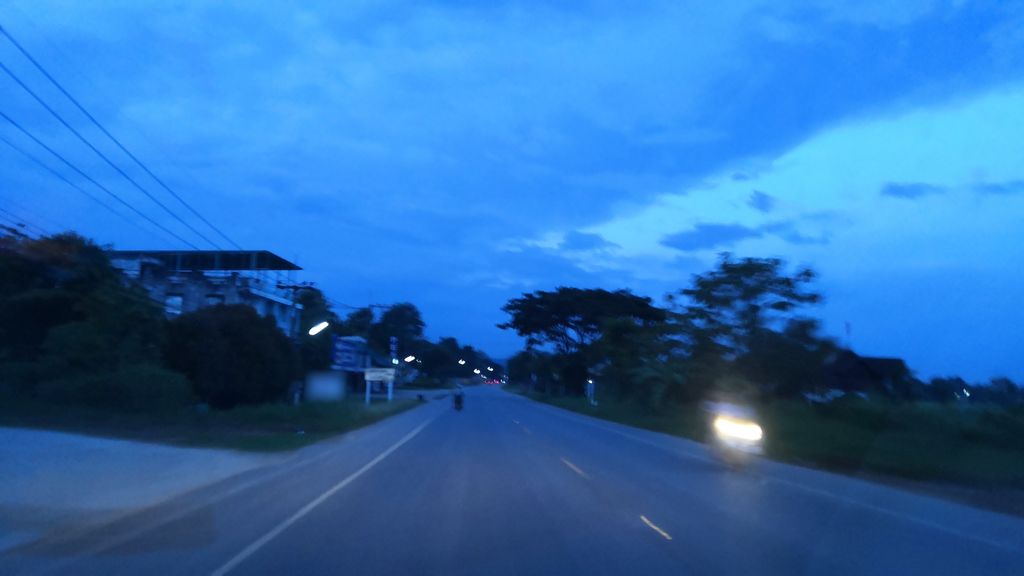 ภาพถนนตรงที่ นครการแว่น ตั้งอยู่ ถ่ายโดย charlesano พ.ศ. 2561 (2018) · A street-level view of where นครการแว่น · Nakhon Kanwaen stands, by charlesano in 2561 (2018)