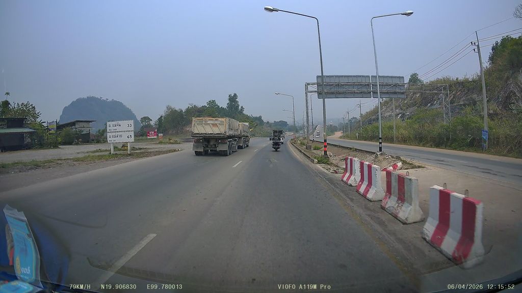 ภาพถนนตรงที่ ยี่เป็ง เชียงราย ตั้งอยู่ ถ่ายโดย ThailandCambodia พ.ศ. 2569 (2026) · A street-level view of where ยี่เป็ง เชียงราย · Yipeng Chiang Rai stands, by ThailandCambodia in 2569 (2026)