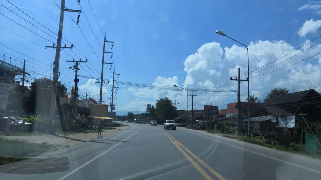 ภาพถนนตรงที่ BaanKarn ตั้งอยู่ ถ่ายโดย charlesano พ.ศ. 2561 (2018) · A street-level view of where BaanKarn stands, by charlesano in 2561 (2018)
