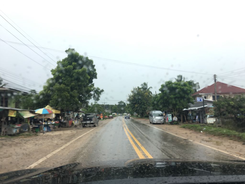 ภาพถนนตรงที่ ชงชา สาขาหนองบัวแดง ตั้งอยู่ ถ่ายโดย wapriz พ.ศ. 2561 (2018) · A street-level view of where ชงชา สาขาหนองบัวแดง · Chongcha Sakha Nong Buadaeng stands, by wapriz in 2561 (2018)