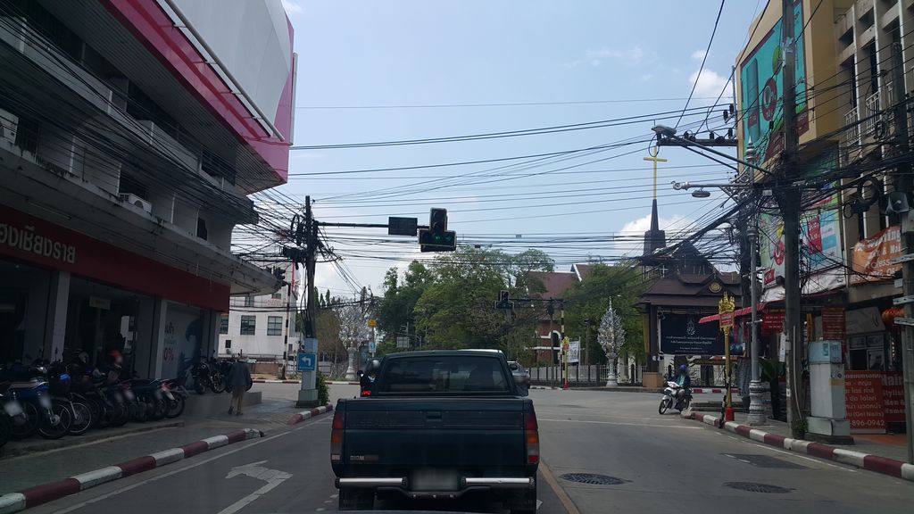 ภาพถนนตรงที่ ต้าหมิงติ่มซำ ตั้งอยู่ ถ่ายโดย jrcarlsen พ.ศ. 2560 (2017) · A street-level view of where ต้าหมิงติ่มซำ · Ta Ming Timsam stands, by jrcarlsen in 2560 (2017)