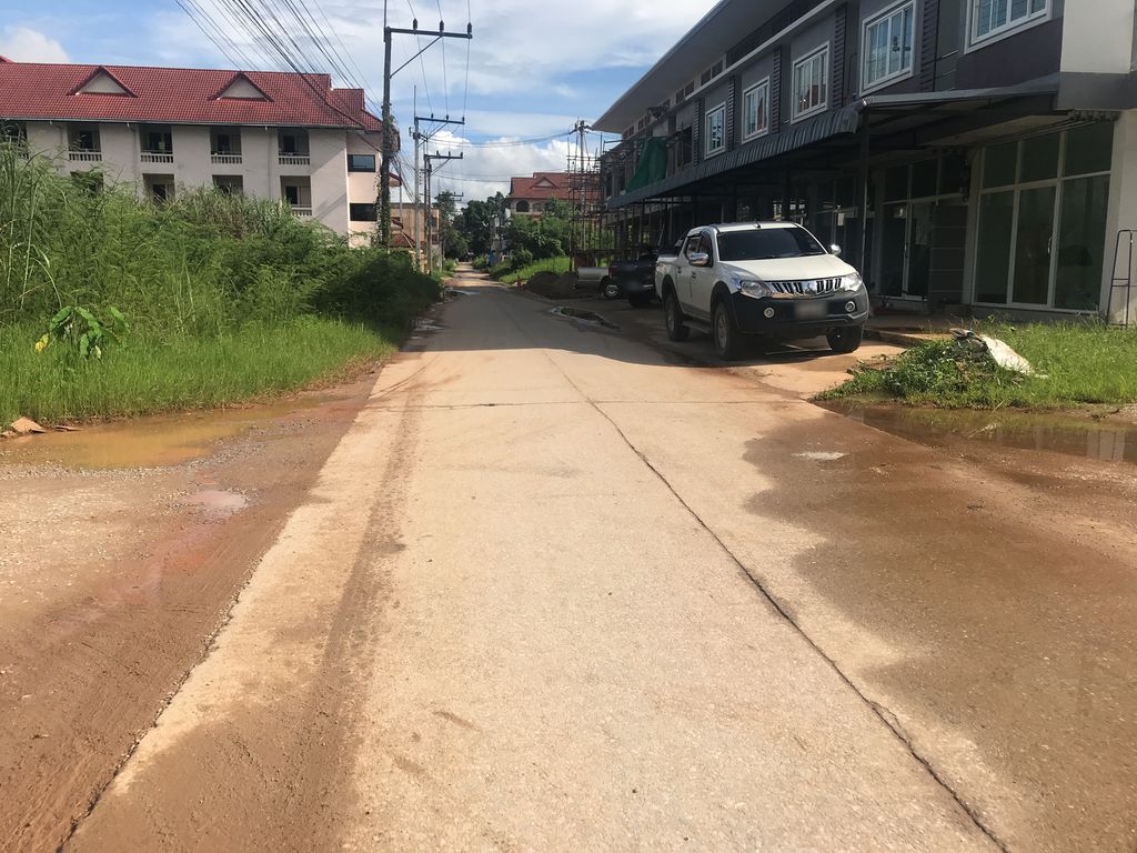 ภาพถนนตรงที่ Kathi Fitness Centre Gym ตั้งอยู่ ถ่ายโดย wiwattantib พ.ศ. 2561 (2018) · A street-level view of where Kathi Fitness Centre Gym stands, by wiwattantib in 2561 (2018)