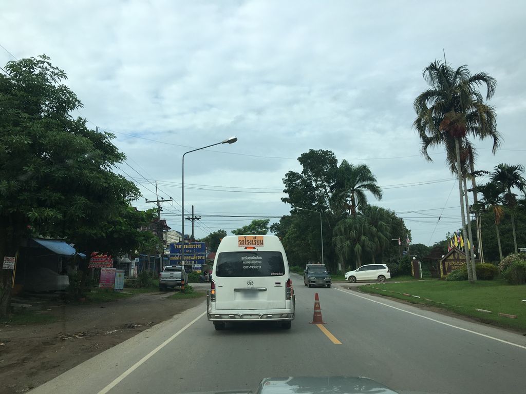 ภาพถนนตรงที่ HJ Roastery ตั้งอยู่ ถ่ายโดย wapriz พ.ศ. 2561 (2018) · A street-level view of where HJ Roastery stands, by wapriz in 2561 (2018)