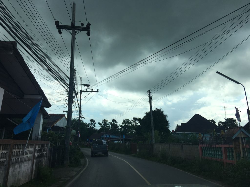 ภาพถนนตรงที่ กุ้งเต้นสันต้นก้อ ตั้งอยู่ ถ่ายโดย wapriz พ.ศ. 2561 (2018) · A street-level view of where กุ้งเต้นสันต้นก้อ · Kungten San Ton Ko stands, by wapriz in 2561 (2018)