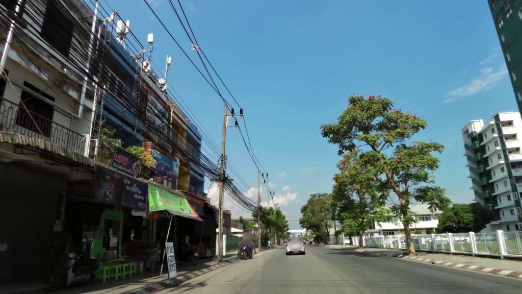 ภาพถนนตรงที่ ร้านเออาร์ นาฬิกามือถือ ตั้งอยู่ ถ่ายโดย toffy พ.ศ. 2561 (2018) · A street-level view of where ร้านเออาร์ นาฬิกามือถือ · Ran A A Nalikamuethue stands, by toffy in 2561 (2018)