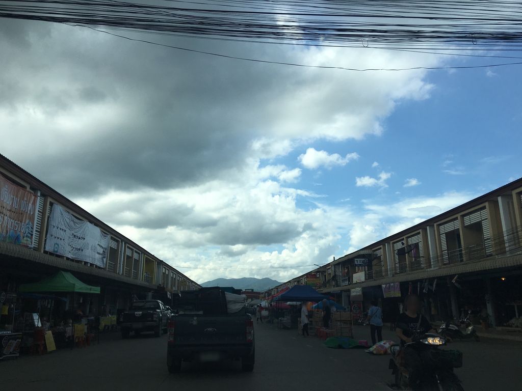ภาพถนนตรงที่ ยำ ข้าง เซ. ตั้งอยู่ ถ่ายโดย wapriz พ.ศ. 2561 (2018) · A street-level view of where ยำ ข้าง เซ. · Yam Khang Se. stands, by wapriz in 2561 (2018)