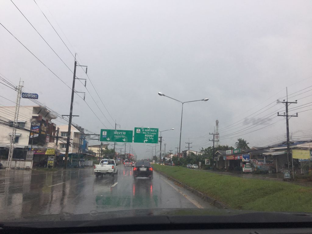 ภาพถนนตรงที่ กิมช่างยนต์ ตั้งอยู่ ถ่ายโดย wapriz พ.ศ. 2561 (2018) · A street-level view of where กิมช่างยนต์ · Kimchangyon stands, by wapriz in 2561 (2018)