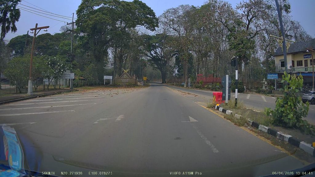ภาพถนนตรงที่ วิริยะประกันภัย เชียงแสน ตั้งอยู่ ถ่ายโดย ThailandCambodia พ.ศ. 2569 (2026) · A street-level view of where วิริยะประกันภัย เชียงแสน · Wiriya Prakanphai Chiang Saen stands, by ThailandCambodia in 2569 (2026)