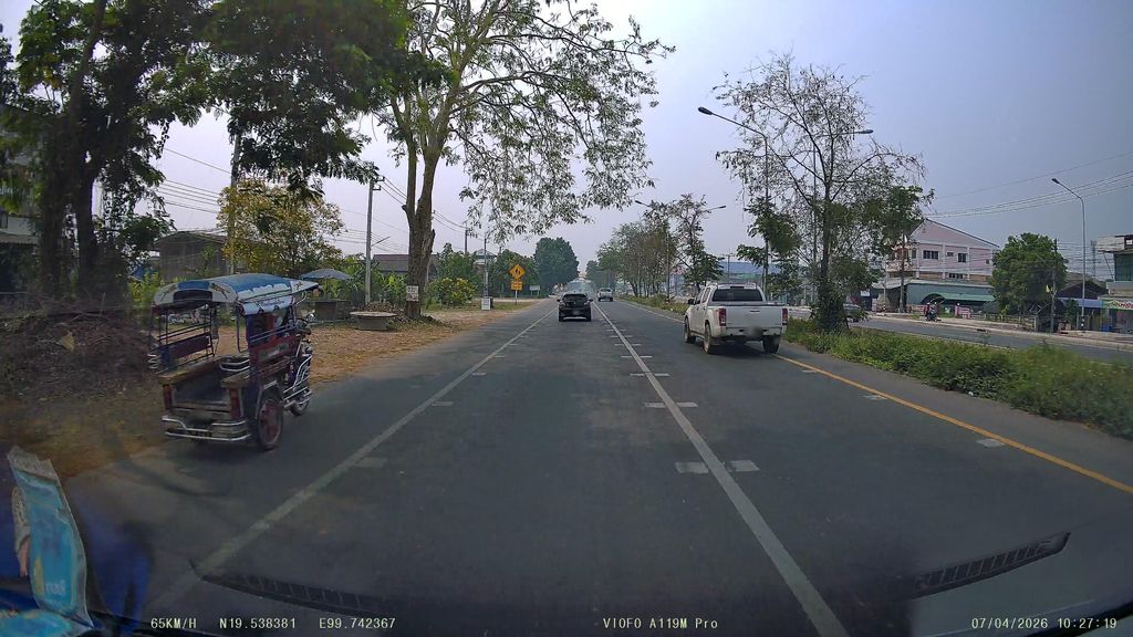 ภาพถนนตรงที่ ร้าน เมืองพานท่อไอเสีย ตั้งอยู่ ถ่ายโดย ThailandCambodia พ.ศ. 2569 (2026) · A street-level view of where ร้าน เมืองพานท่อไอเสีย · Ran Mueang Phan Thoaisia stands, by ThailandCambodia in 2569 (2026)