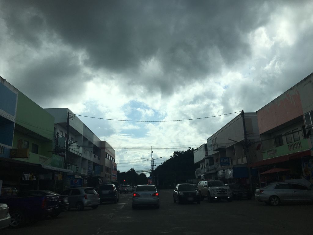 ภาพถนนตรงที่ HEART Freezer since 2020 ตั้งอยู่ ถ่ายโดย wapriz พ.ศ. 2561 (2018) · A street-level view of where HEART Freezer since 2020 stands, by wapriz in 2561 (2018)