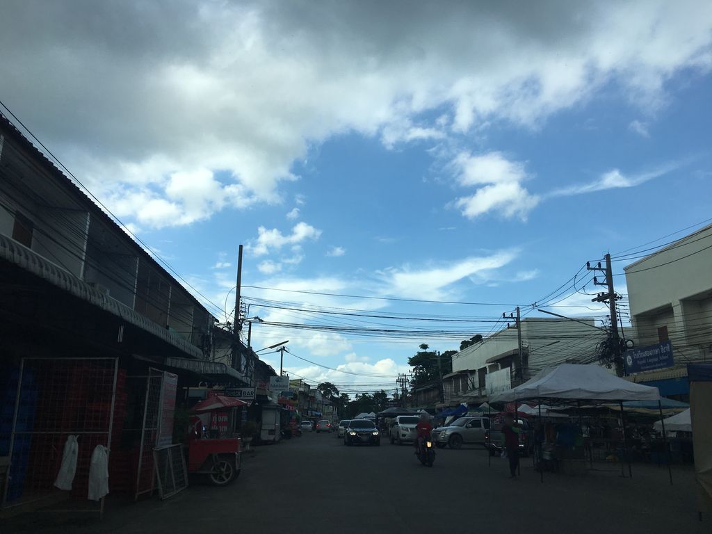 ภาพถนนตรงที่ แซ่บซี๊ดหม่าล่า ตั้งอยู่ ถ่ายโดย wapriz พ.ศ. 2561 (2018) · A street-level view of where แซ่บซี๊ดหม่าล่า · Saep Sit Mala stands, by wapriz in 2561 (2018)