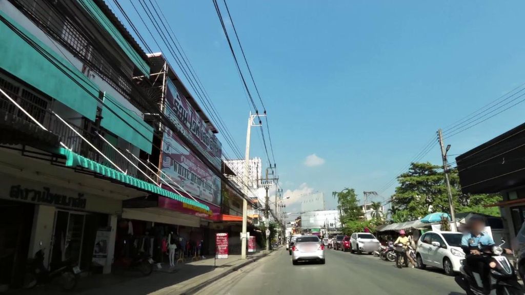 ภาพถนนตรงที่ วันดี นวดเพื่อสุขภาพ เชียงราย ตั้งอยู่ ถ่ายโดย toffy พ.ศ. 2561 (2018) · A street-level view of where วันดี นวดเพื่อสุขภาพ เชียงราย · Wandi Nuat Phueasukphap Chiang Rai stands, by toffy in 2561 (2018)
