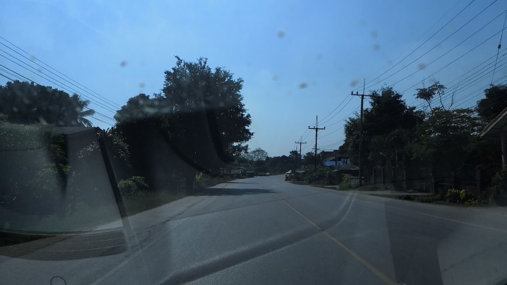 ภาพถนนตรงที่ ปูเป้ชามุก Byปูเป้ ตั้งอยู่ ถ่ายโดย charlesano พ.ศ. 2561 (2018) · A street-level view of where ปูเป้ชามุก Byปูเป้ · Pupechamuk Bypupe stands, by charlesano in 2561 (2018)