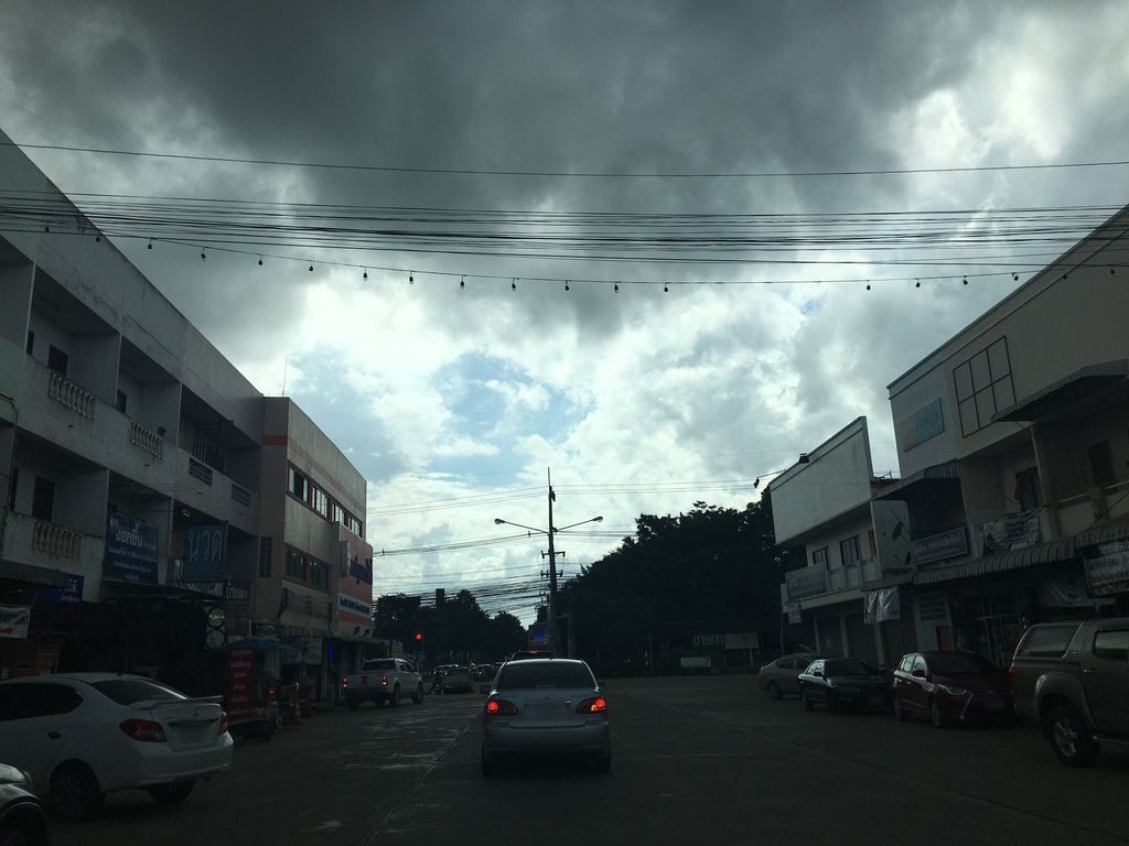 ภาพถนนตรงที่ ตอง B  - Thong B ตั้งอยู่ ถ่ายโดย wapriz พ.ศ. 2561 (2018) · A street-level view of where ตอง B  - Thong B stands, by wapriz in 2561 (2018)