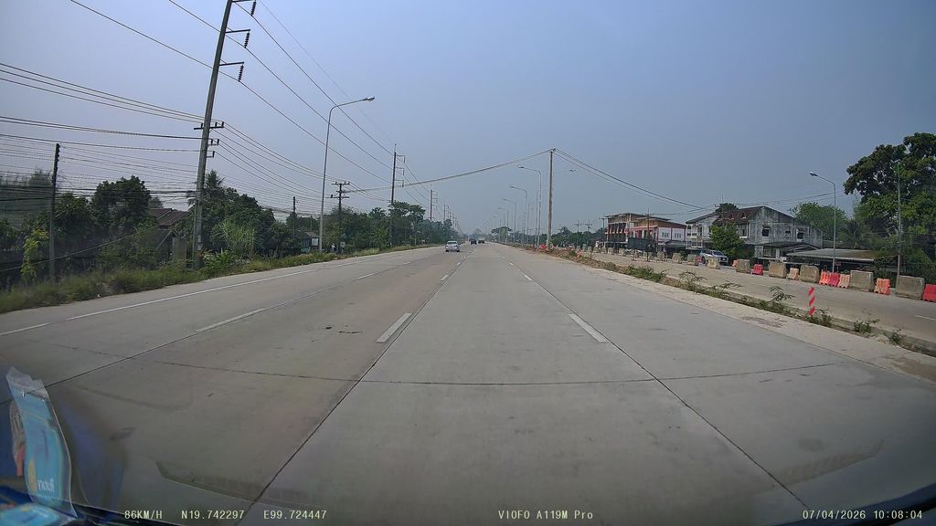 ภาพถนนตรงที่ ร้านอาหารลุงแดงมือลาบ ตั้งอยู่ ถ่ายโดย ThailandCambodia พ.ศ. 2569 (2026) · A street-level view of where ร้านอาหารลุงแดงมือลาบ · Lungdaeng Mue Lap Restaurant stands, by ThailandCambodia in 2569 (2026)