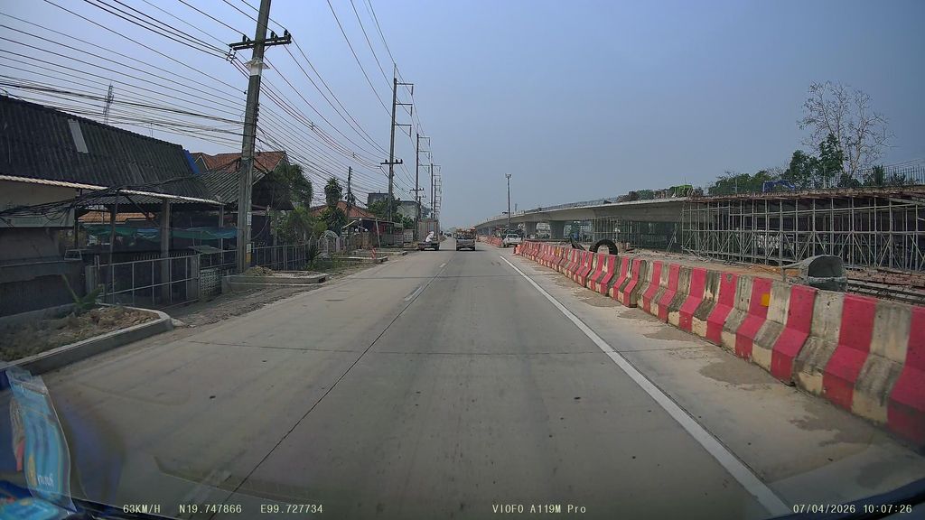 ภาพถนนตรงที่ สํานักงานการท่องเที่ยวและกีฬาจังหวัดเชียงราย ตั้งอยู่ ถ่ายโดย ThailandCambodia พ.ศ. 2569 (2026) · A street-level view of where สํานักงานการท่องเที่ยวและกีฬาจังหวัดเชียงราย · Sa Nak Ngan Kanthongthiao Lae Kila Changwat Chiang Rai stands, by ThailandCambodia in 2569 (2026)
