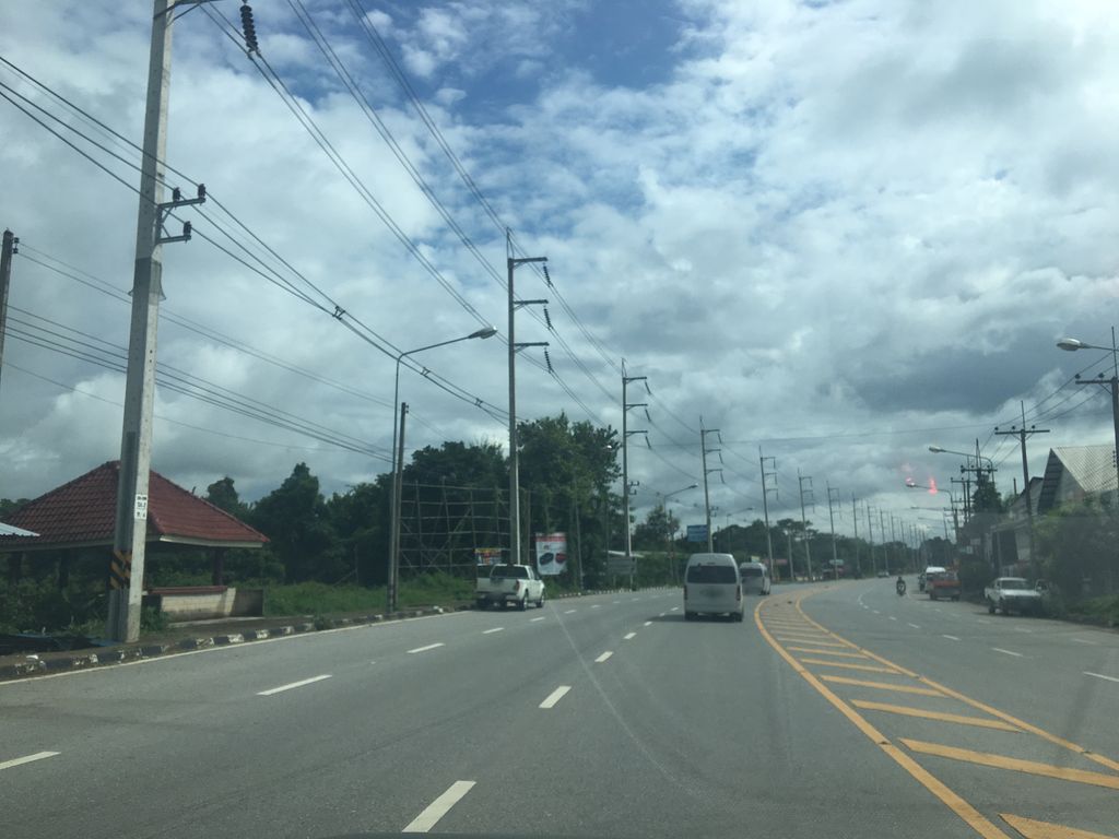 ภาพถนนตรงที่ ร้านเพื่อลูกเชียงราย สำนักงานใหญ่ ตั้งอยู่ ถ่ายโดย wapriz พ.ศ. 2561 (2018) · A street-level view of where ร้านเพื่อลูกเชียงราย สำนักงานใหญ่ · Ran Phuea Luk Chiang Rai Samnakngan Yai stands, by wapriz in 2561 (2018)