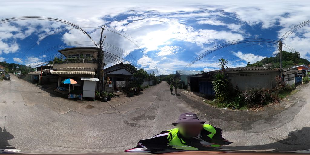 ภาพถนนตรงที่ ศาลหลักเมืองเชียงราย ตั้งอยู่ ถ่ายโดย SoT พ.ศ. 2568 (2025) · A street-level view of where ศาลหลักเมืองเชียงราย · San Lakmueang Chiang Rai stands, by SoT in 2568 (2025)
