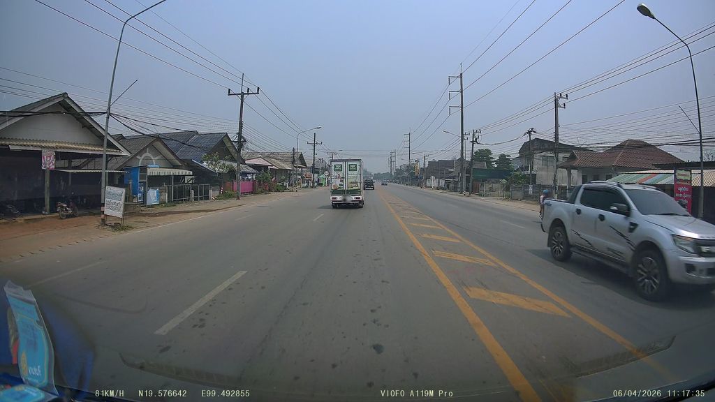 ภาพถนนตรงที่ ธนาคารเพื่อการเกษตรและสหกรณ์การเกษตร ตั้งอยู่ ถ่ายโดย ThailandCambodia พ.ศ. 2569 (2026) · A street-level view of where ธนาคารเพื่อการเกษตรและสหกรณ์การเกษตร · Phuea Kan Kaset Lae Sahakon Kan Kaset Bank stands, by ThailandCambodia in 2569 (2026)