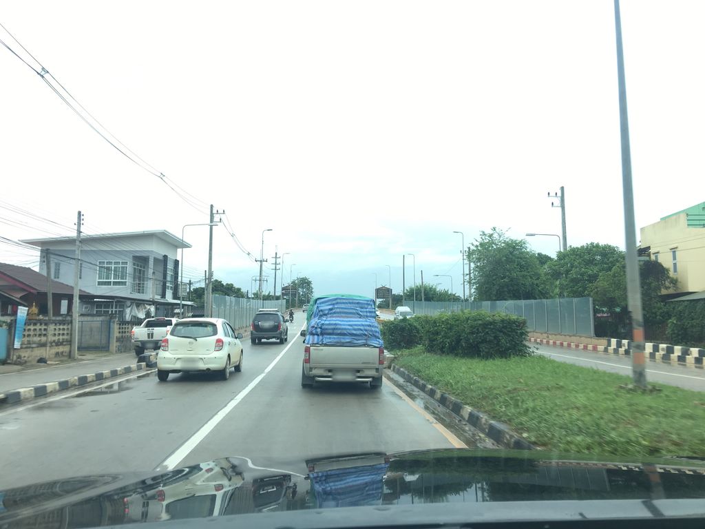 ภาพถนนตรงที่ โอบายพาสยนต์ ตั้งอยู่ ถ่ายโดย wapriz พ.ศ. 2561 (2018) · A street-level view of where โอบายพาสยนต์ · Obaiphatyon stands, by wapriz in 2561 (2018)