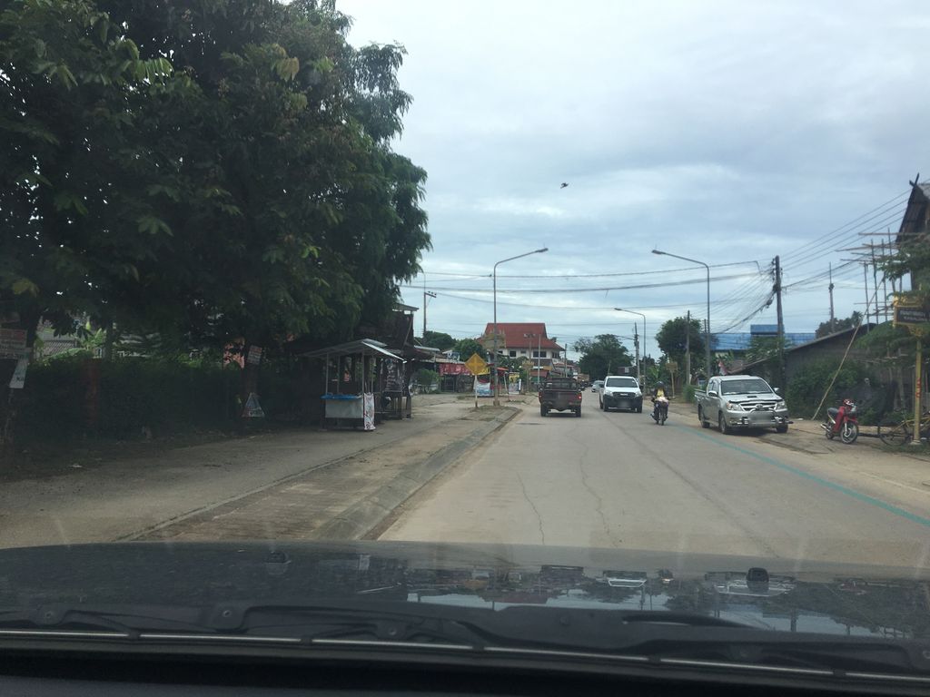 ภาพถนนตรงที่ ร่วมมิตร 1 ร้านอาหาร ตั้งอยู่ ถ่ายโดย wapriz พ.ศ. 2561 (2018) · A street-level view of where ร่วมมิตร 1 ร้านอาหาร · Ruammit 1 Ran Ahan stands, by wapriz in 2561 (2018)