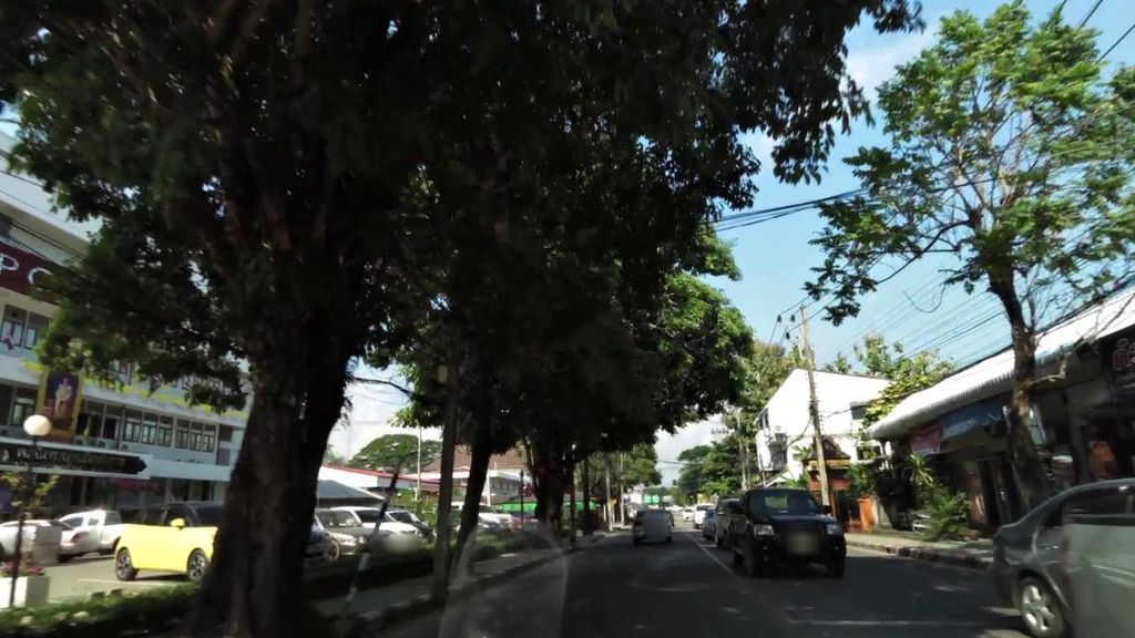 ภาพถนนตรงที่ Panmanee Thai Massage ตั้งอยู่ ถ่ายโดย toffy พ.ศ. 2561 (2018) · A street-level view of where Panmanee Thai Massage stands, by toffy in 2561 (2018)