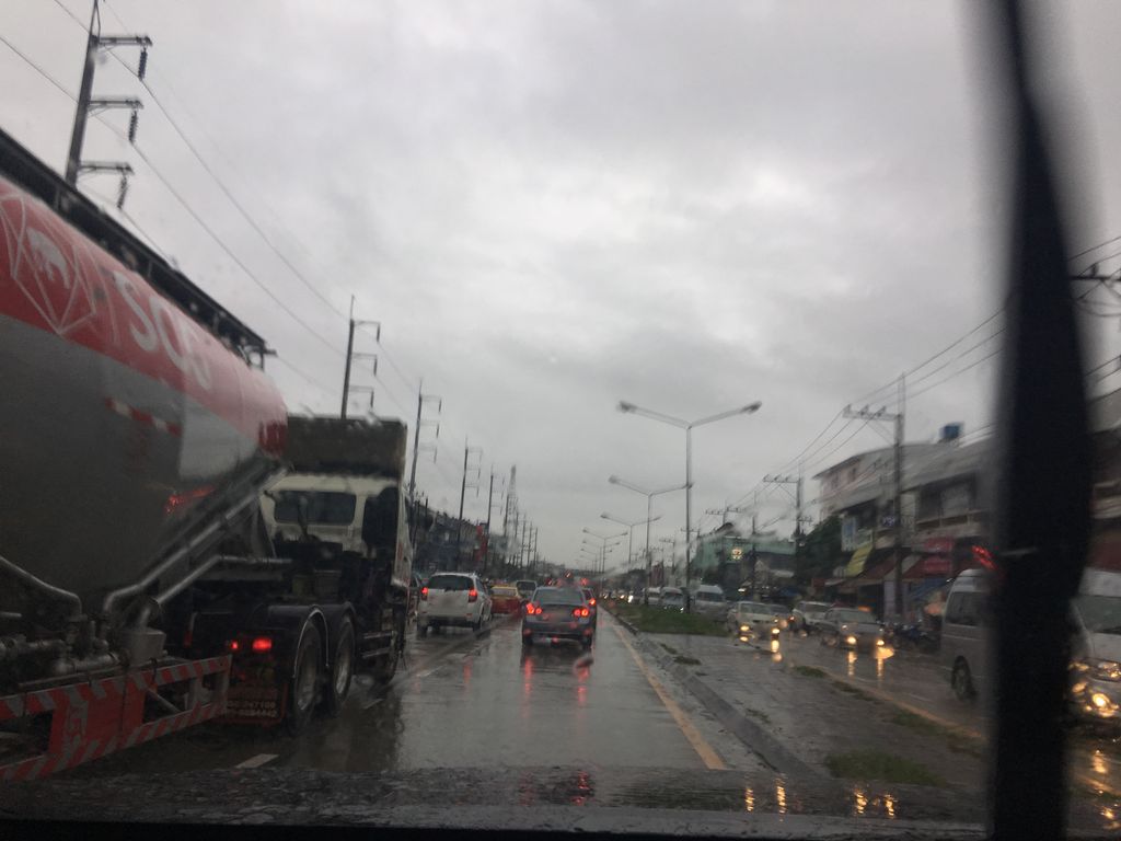 ภาพถนนตรงที่ อิ่มจัง เส้นสด ตั้งอยู่ ถ่ายโดย wapriz พ.ศ. 2561 (2018) · A street-level view of where อิ่มจัง เส้นสด · Imchang Sensot stands, by wapriz in 2561 (2018)
