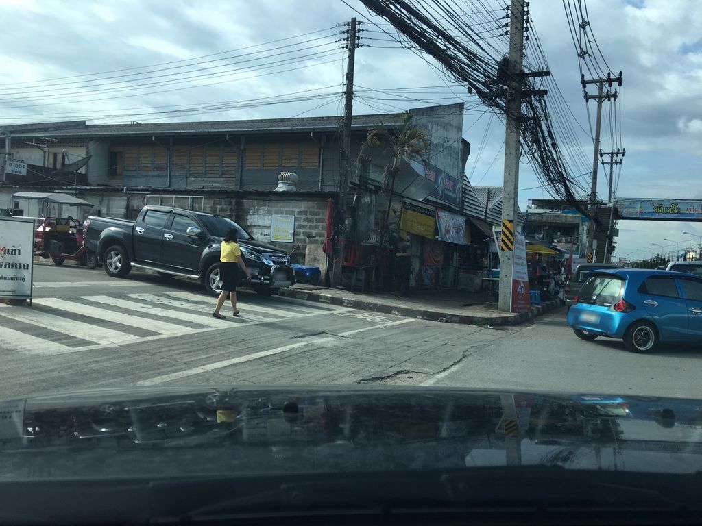 ภาพถนนตรงที่ ประกันภัยไทยวิวัฒน์ ตั้งอยู่ ถ่ายโดย wapriz พ.ศ. 2561 (2018) · A street-level view of where ประกันภัยไทยวิวัฒน์ · Prakanphai Thaiwiotha stands, by wapriz in 2561 (2018)
