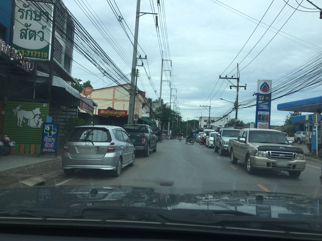 ภาพถนนตรงที่ ที.วี.เอฟ. ตั้งอยู่ ถ่ายโดย wapriz พ.ศ. 2561 (2018) · A street-level view of where ที.วี.เอฟ. · Thi.wi.ep. stands, by wapriz in 2561 (2018)