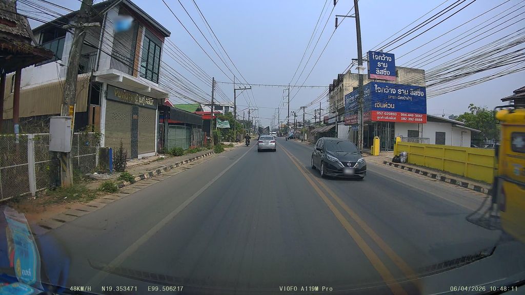 ภาพถนนตรงที่ ม่านฝ้าย เวดดิ้งสตูดิโอ เวียงป่าเป้า ตั้งอยู่ ถ่ายโดย ThailandCambodia พ.ศ. 2569 (2026) · A street-level view of where ม่านฝ้าย เวดดิ้งสตูดิโอ เวียงป่าเป้า · Manfai Wedding Studio Wiang Pa Pao stands, by ThailandCambodia in 2569 (2026)