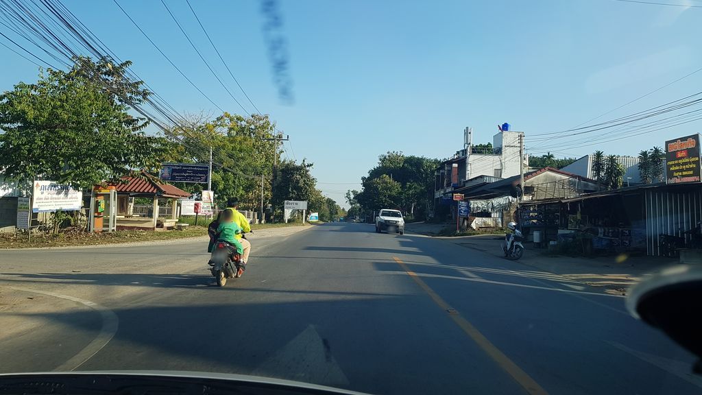 ภาพถนนตรงที่ Magit Service ตั้งอยู่ ถ่ายโดย igorzo พ.ศ. 2562 (2019) · A street-level view of where Magit Service stands, by igorzo in 2562 (2019)