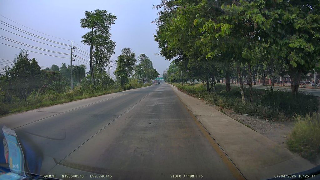 ภาพถนนตรงที่ โกดัง คาเฟ่ ตั้งอยู่ ถ่ายโดย ThailandCambodia พ.ศ. 2569 (2026) · A street-level view of where โกดัง คาเฟ่ · Kodang Café stands, by ThailandCambodia in 2569 (2026)