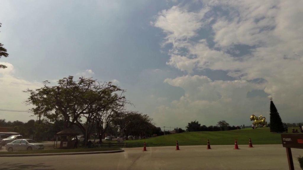 ภาพถนนตรงที่ ออย มินิซีฟู้ด ตั้งอยู่ ถ่ายโดย toffy พ.ศ. 2561 (2018) · A street-level view of where ออย มินิซีฟู้ด · Oi Mini Seafood stands, by toffy in 2561 (2018)